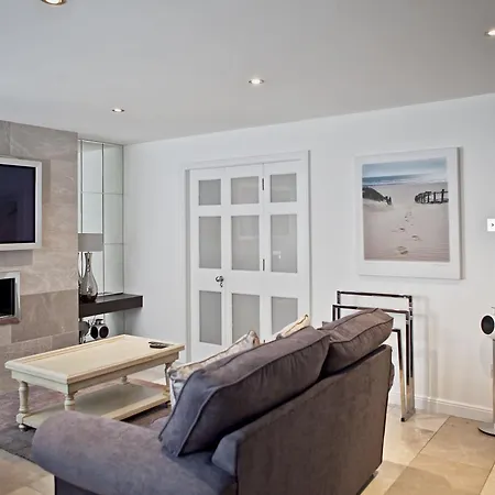 The Colin Farrell - Hiphipstay Appartement