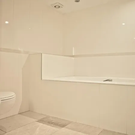 The Colin Farrell - Hiphipstay Appartement *